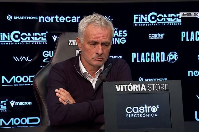 Mourinho e a primeira parte: «Encalhámos ali um bocado»