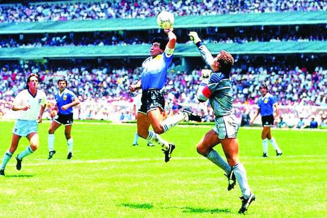 Mundial do México-1986, Diego Armando Maradona e Peter Shilton — quem não se lembra? - Foto: Imago