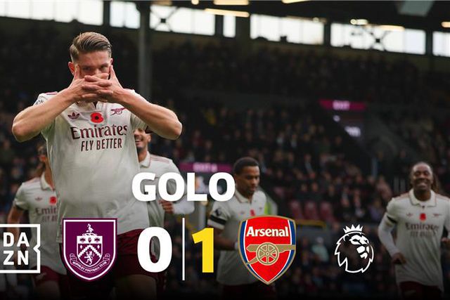 Aí está o homem da máscara! Bola parada para o Arsenal e golo de Gyokeres