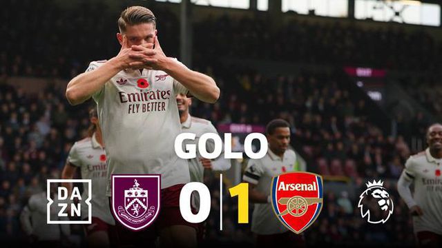 Aí está o homem da máscara! Bola parada para o Arsenal e golo de Gyokeres