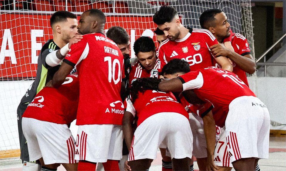 Já qualificado para os oitavos de final da Champions de futsal e com o primeiro lugar assegurado, o Benfica goleou o Luxol St. Andrews.