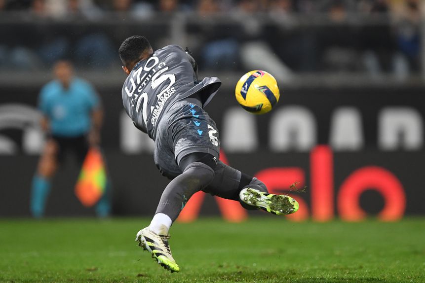 Castillo sofreu três golos mas quase defendeu o impossível. Foto: Rogério Ferreira/KAPTA +