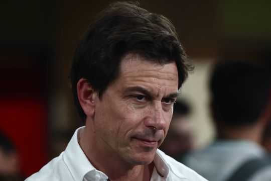 «É um idiota que tomou a decisão errada», diz Toto Wolff sobre diretor de Abu Dhabi 2021