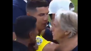 Al Hilal-Al Nassr: quando Ronaldo correu a consolar Jesus (vídeo)