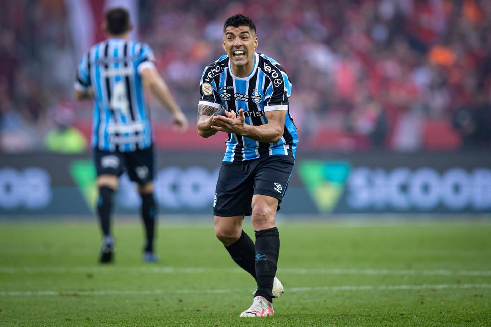 «Fica um vazio»: Renato Gaúcho confirma saída de Suárez do Grêmio