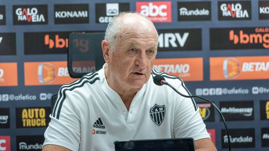 Scolari: «Podem ficar bravos, mas Abel é o melhor do Brasileirão»