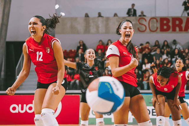 A BOLA TV: a programação deste domingo