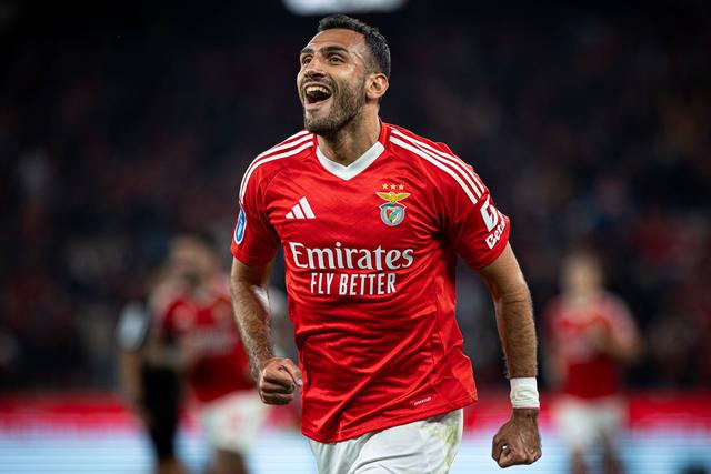 Pavlidis, avançado do Benfica