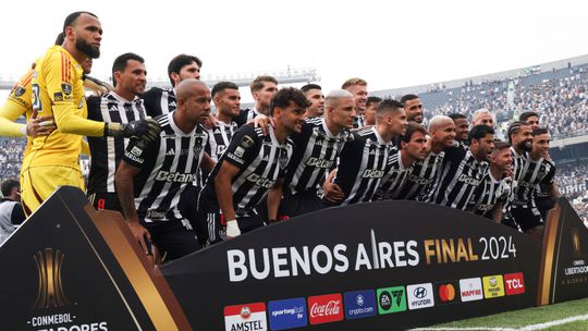 Cruzeiro goza com o Atlético Mineiro por perder final da Libertadores