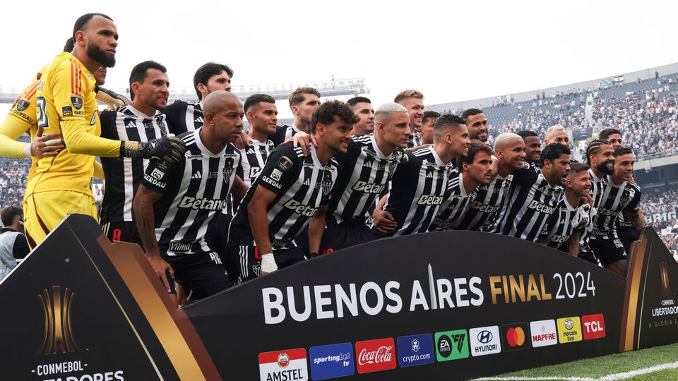 Cruzeiro goza com o Atlético Mineiro por perder final da Libertadores