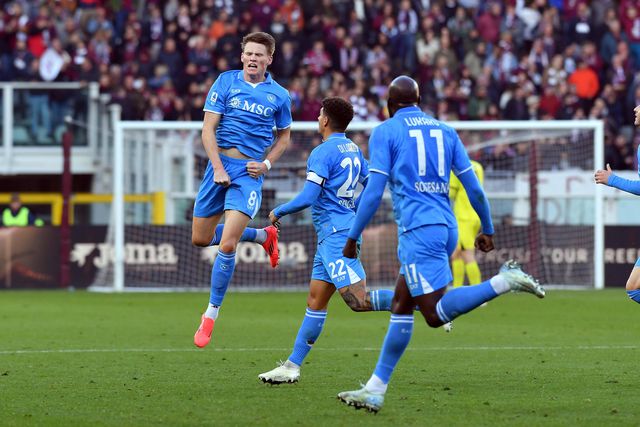 Serie A: Nápoles segue firme na liderança, Lazio surpreendida