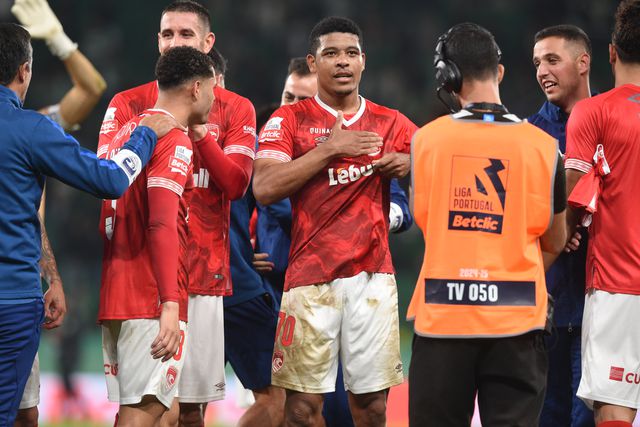 Santa Clara permanece no continente, com o foco em Alvalade