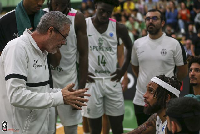 Vitória centenária frente ao Queluz permite ao Sporting subir ao 3.º lugar 