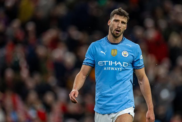 Rúben Dias novamente lesionado