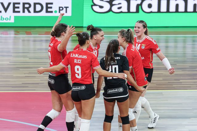 Benfica derrota FC Porto sem ceder sets