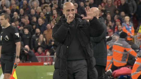 Guardiola responde a provocação de fãs do Liverpool (vídeo)