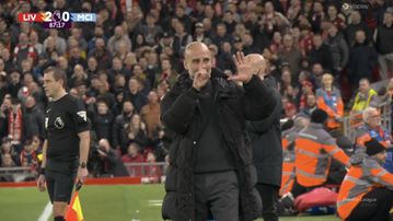 Guardiola responde a provocação de fãs do Liverpool (vídeo)