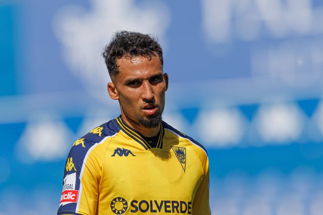 Rafik Guitane defrontou o FC Porto pelo Estoril e seguiu para a seleção da Argélia. Foto: IMAGO