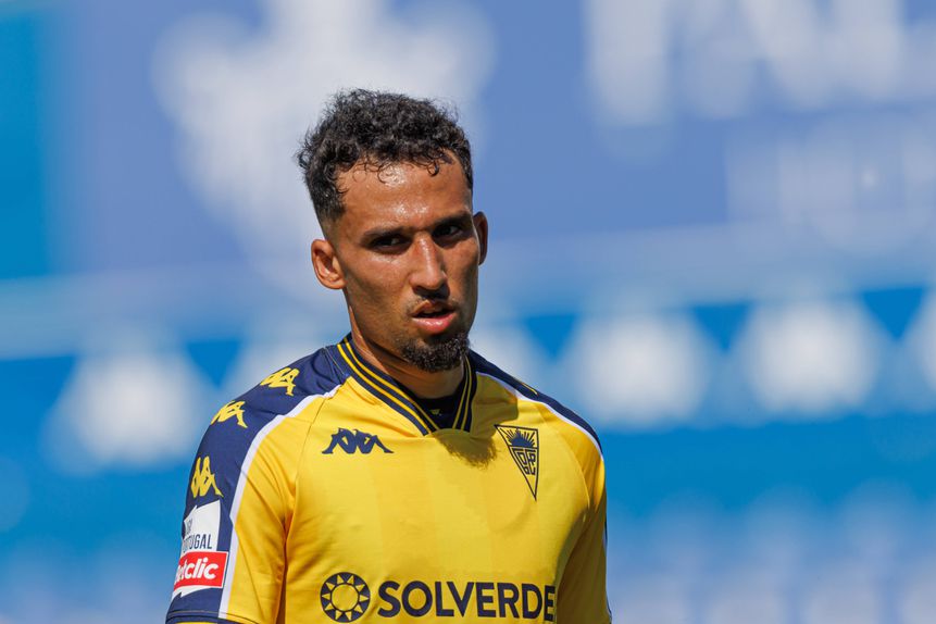 Rafik Guitane defrontou o FC Porto pelo Estoril e seguiu para a seleção da Argélia. Foto: IMAGO