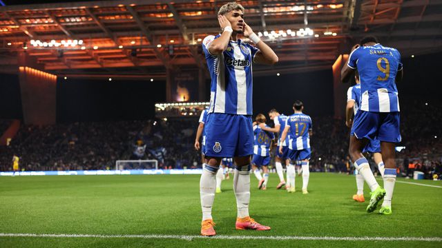 William Gomes decidiu frente ao Estoril e... inovou no festejo
