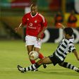 Armando Sá num Benfica-Sporting - Foto: arquivo A BOLA