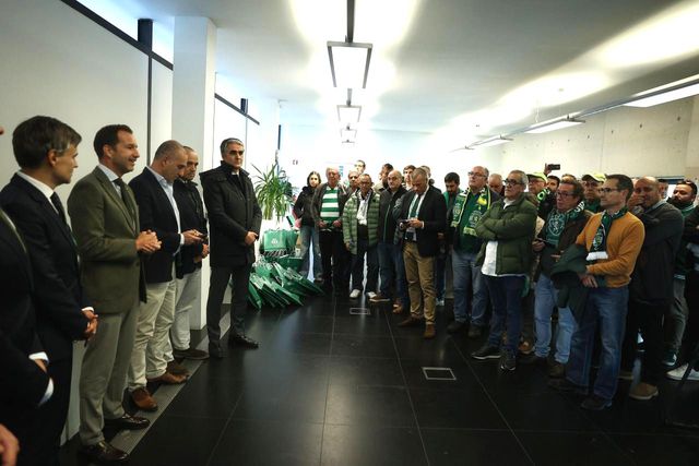 Frederico Varandas dirigiu-se a representantes dos núcleos leonino presentes em Alvalade - Foto: SPORTING CP
