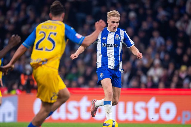 Victor Froholdt, médio do FC Porto