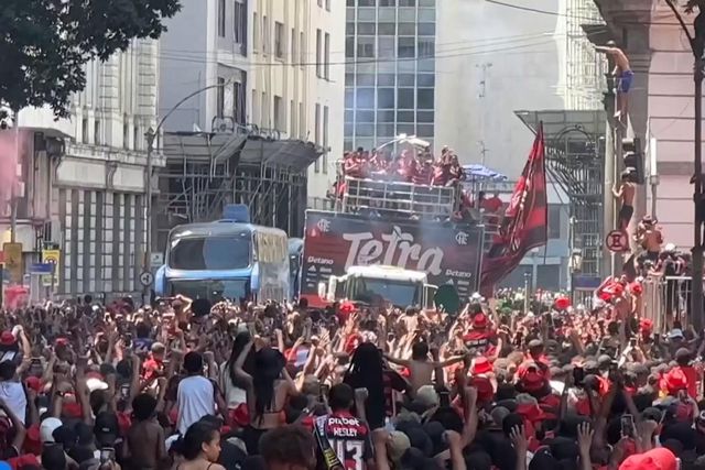 Receção ao Flamengo começou em festa e acabou com tiros da polícia