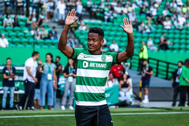 Geny Catamo ainda joga contra o Estoril