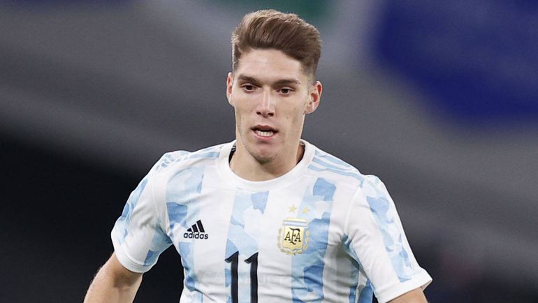 «Rui Costa confirmou que está a negociar Rollheiser»