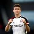 Marco Silva garante renovação do capitão Tom Cairney