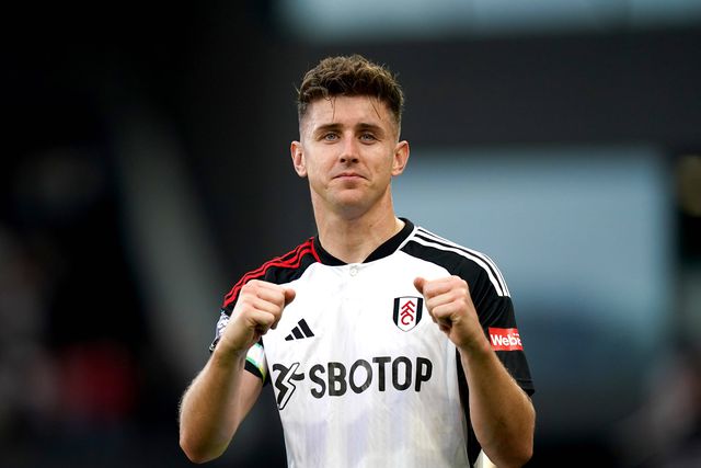 Marco Silva garante renovação do capitão Tom Cairney