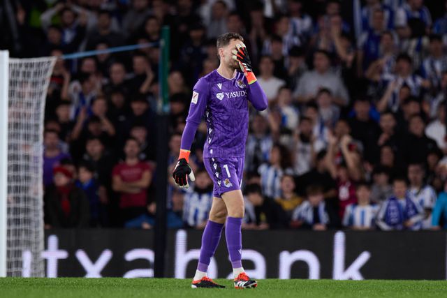 Com André Silva e expulsão incrível de guarda-redes, Real Sociedad salva um ponto aos 90+6