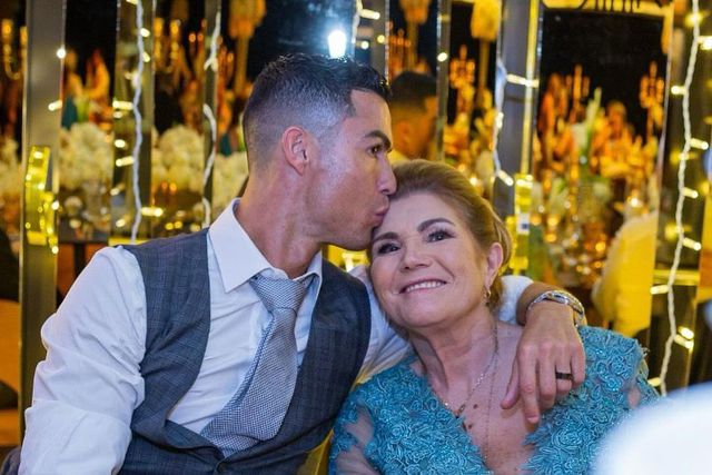 Família apoia Ronaldo antes da meia-final da Taça do Rei
