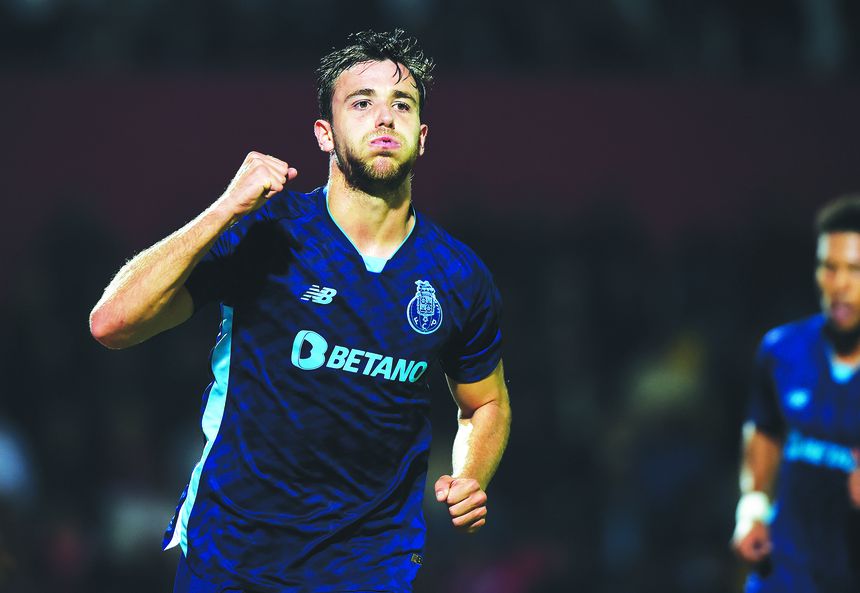 Nico González, médio espanhol de 23 anos do FC Porto, cobiçado pelo City (Foto: GRAFISLAB)