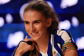 Cláudia Lima renova contrato com o FC Porto