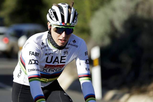 O plano para Pogacar bater toda a concorrência começa com vista para o mar