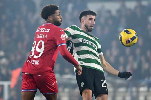 Gonçalo Inácio foi mais cedo para o balneário - Foto: FERNANDO VELUDO/LUSA