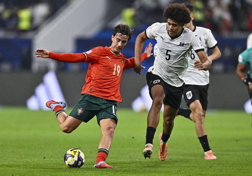 Ifeanyi Ndukwe em ação contra Portugal no Mundial sub-17