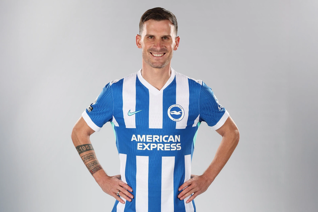 Pascal Gross veste a camisola dos 'seagulls' novamente - Foto: Brighton & Hove Albion