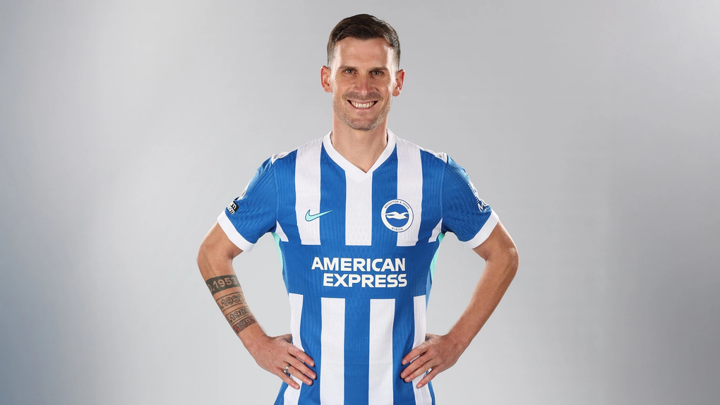 Pascal Gross veste a camisola dos 'seagulls' novamente - Foto: Brighton & Hove Albion