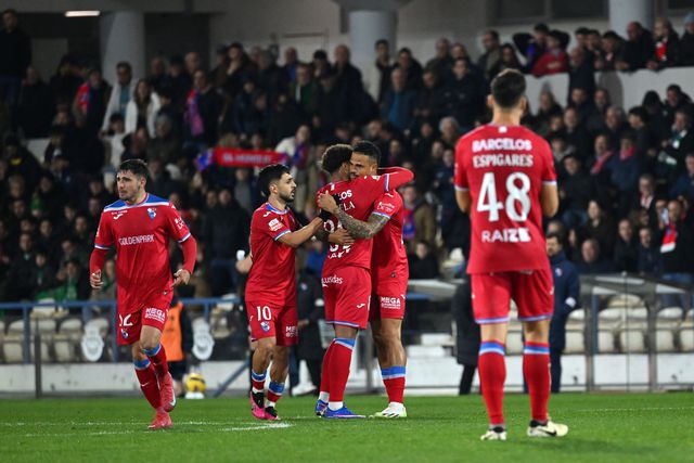 Carlos Eduardo restabeleceu a igualdade perto do fim - Foto: FERNANDO VELUDO/LUSA
