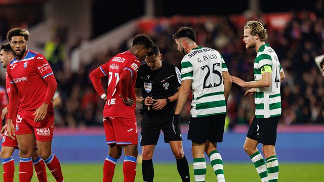 Gustavo Correia foi o árbitro da partida em Barcelos
