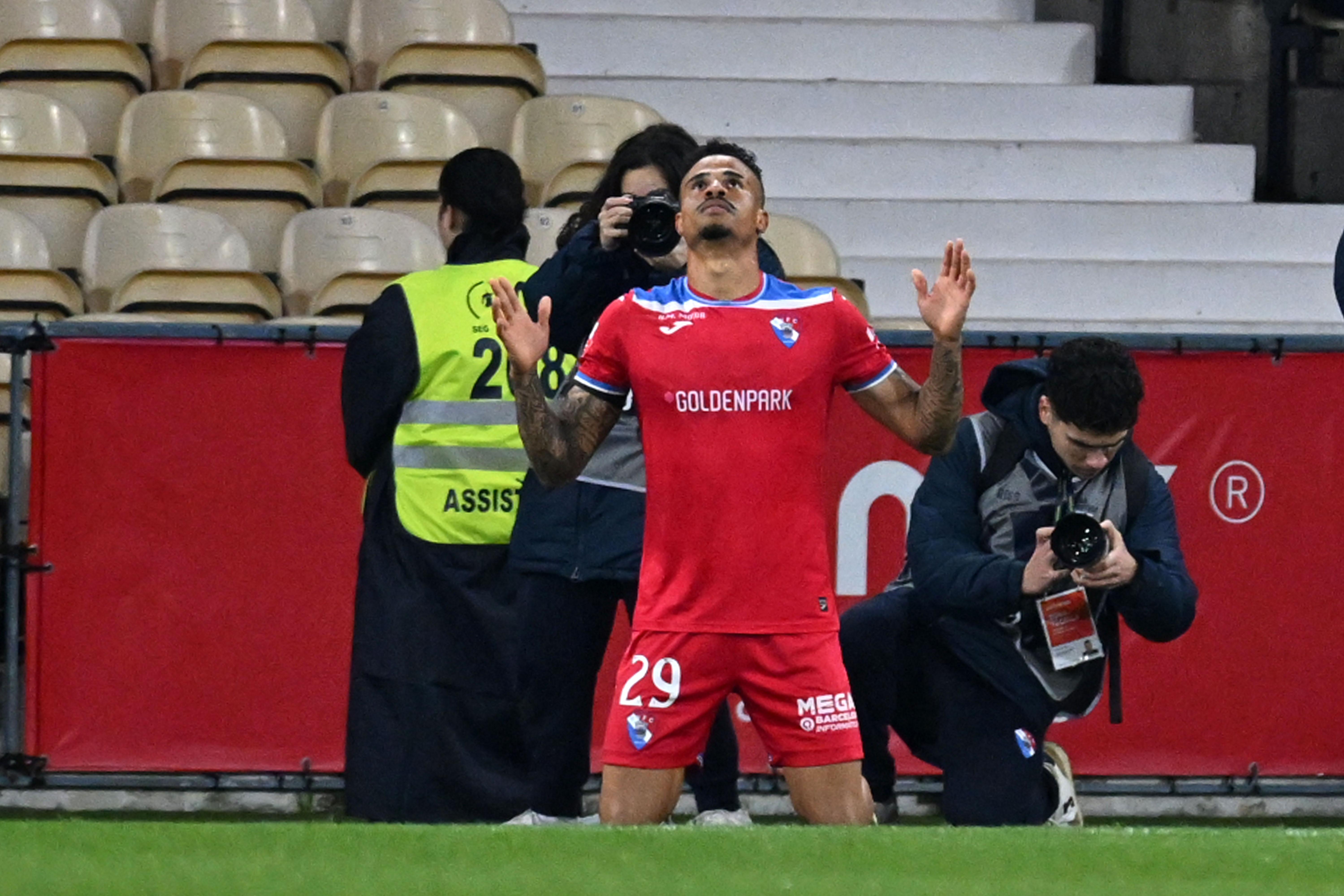 Carlos Eduardo celebra o golo marcado ao Sporting - Foto: FERNANDO VELUDO/LUSA