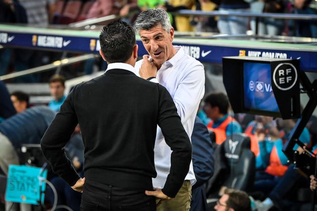 Imanol Alguacil dá nega ao Barcelona: «Xavi é o treinador ideal para eles»