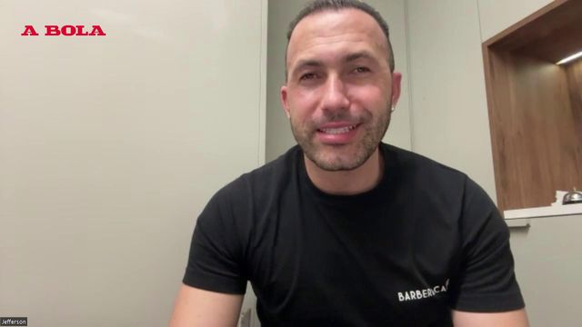 Jefferson falou com um jogador do Casa Pia após a goleada em Alvalade