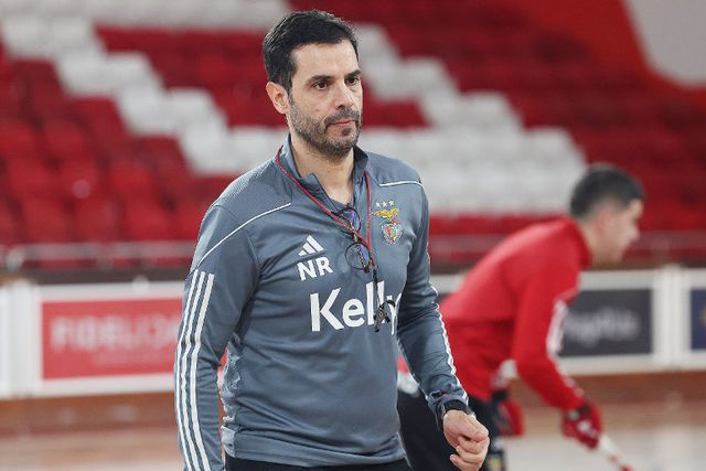 Treinador do Benfica assume para o clássico: «Vencer é extremamente importante»