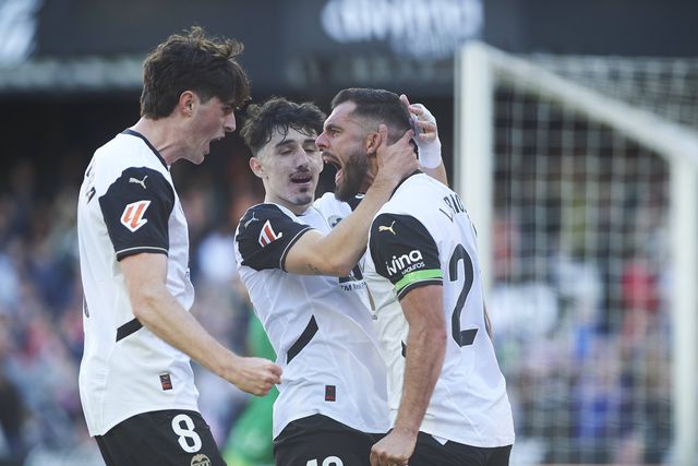 Luis Rioja festeja golo pelo Valencia frente ao Celta