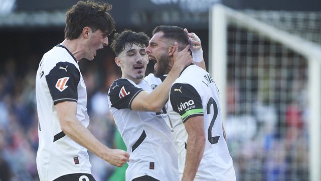 Luis Rioja festeja golo pelo Valencia frente ao Celta