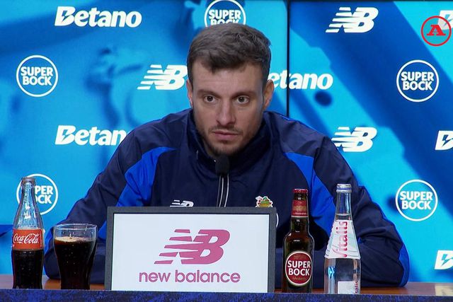 Martín Anselmi: «O mercado não nos pode afetar»